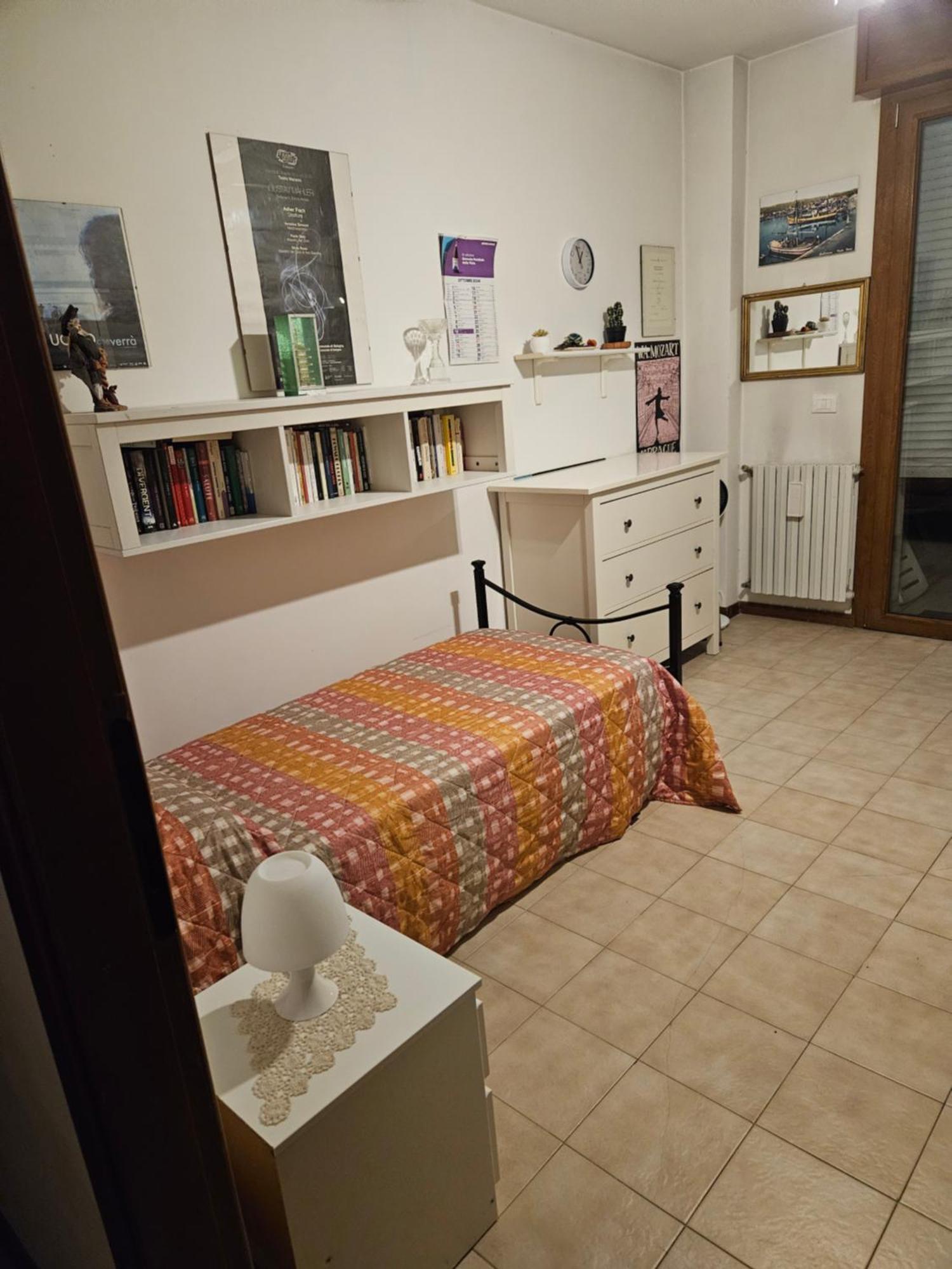 Stanza In Appartamento Privato Zona San Vitale Bolonha Exterior foto